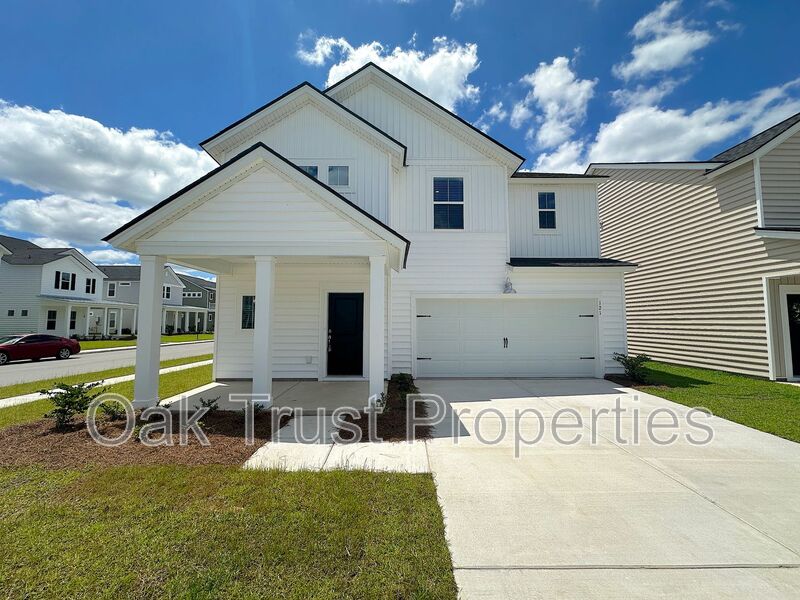 Summerville House: 121 Old Grand St