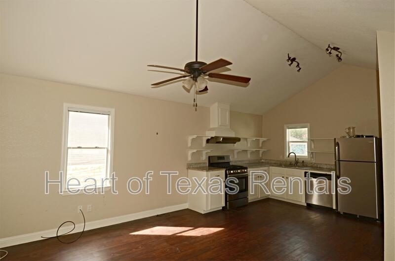 Waco House: 2821 1/2 Columbus Avenue