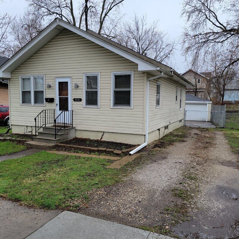 Des Moines House: 3216 1st St