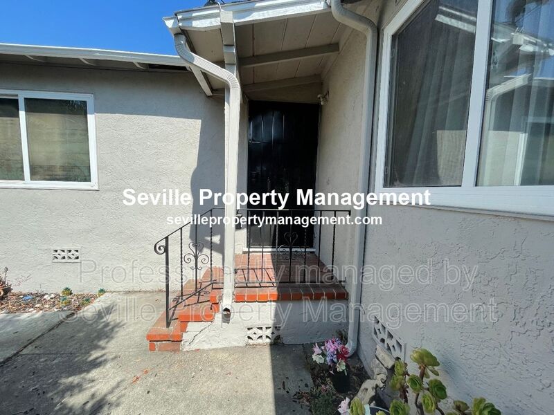 Request a Viewing for 4346 Fleming Ave, Unit B Tenant Turner