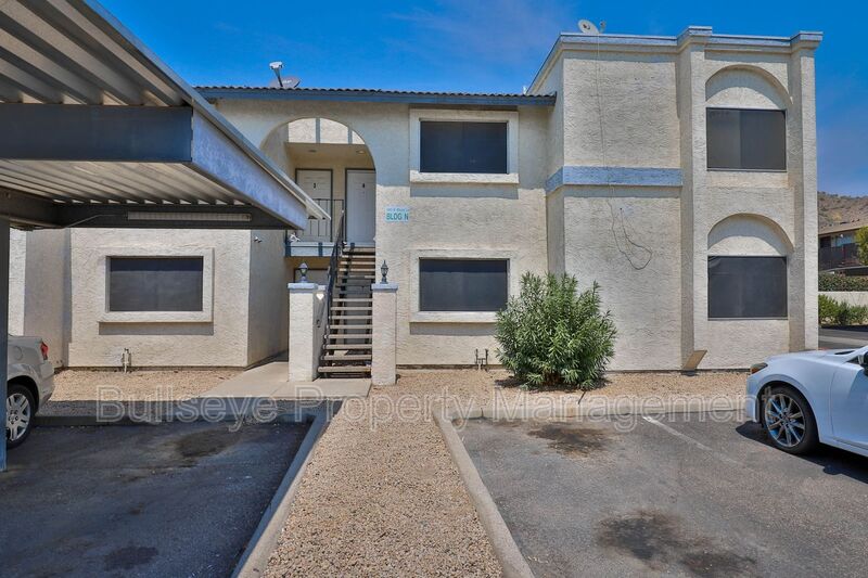 Phoenix Condo: 1540 W. Mercer Lane