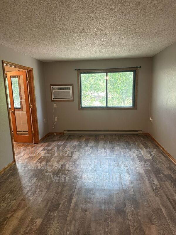 South Saint Paul Condo: 221 Grand Ave W