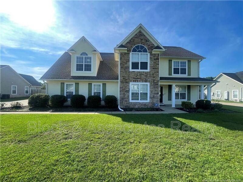 Hope Mills House: 6617 Valley Falls Rd