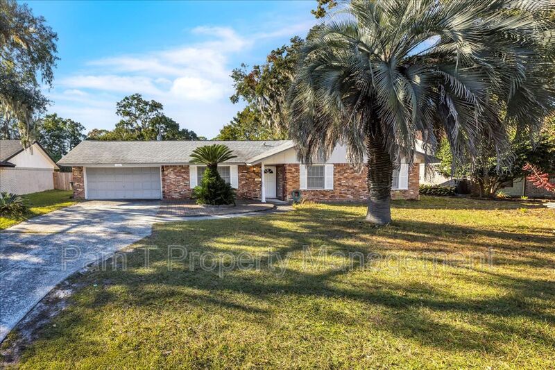 Savannah House: 11403 Largo Dr