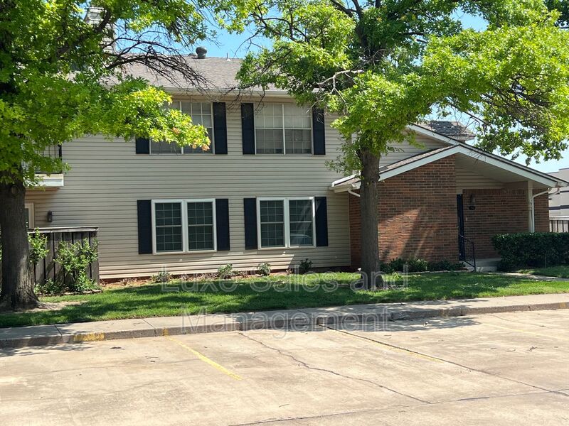 Oklahoma City Condo: 3200 W. Britton Rd