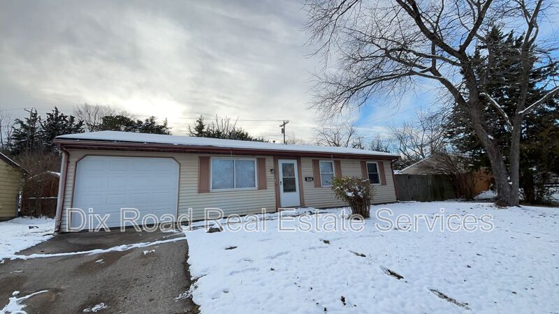 Hamilton House: 425 Smalley Boulevard