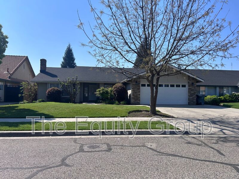 Visalia House: 4909 W Leighson Ave.