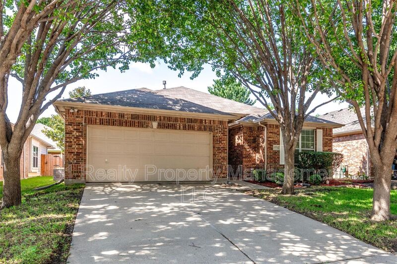 McKinney House: 5712 Eureka Bend