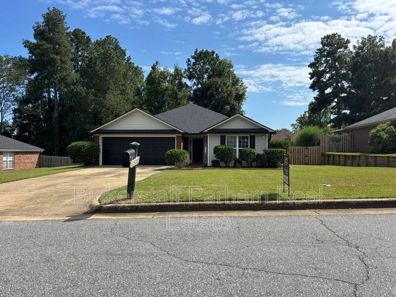 Midland House: 8002 Garrett Pines Dr