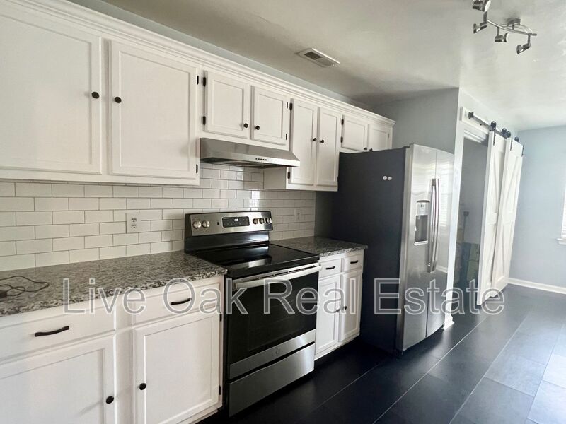Virginia Beach House: 943 Chigwell Road