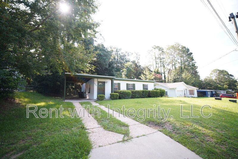 Tallahassee House: 1015 Joe Louis St