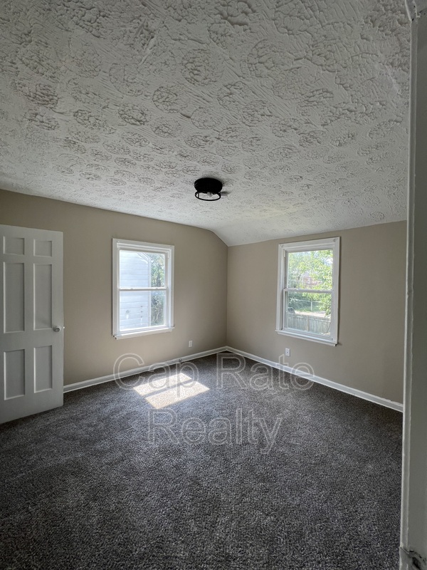 Columbus House: 59 N Waverly St