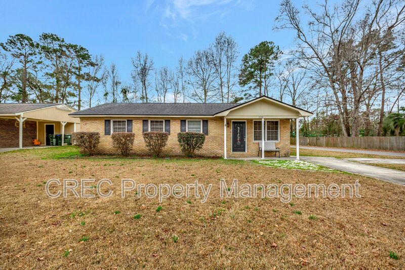 Summerville House: 122 Longleaf Drive