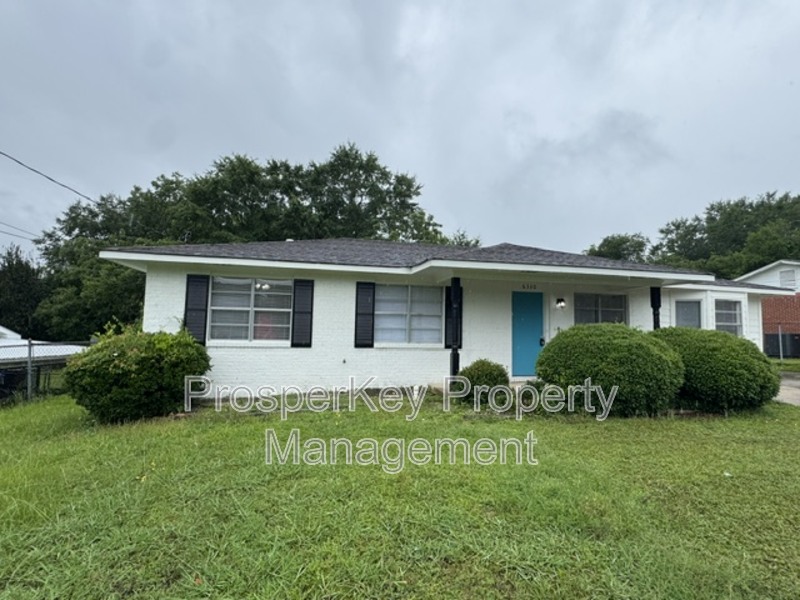 Columbus House: 6330 Newick Dr