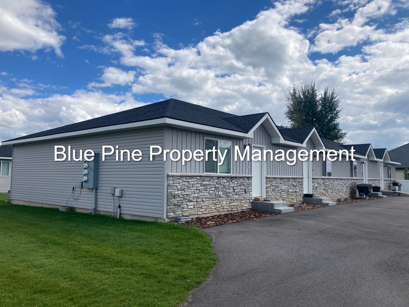 Shelley Condo: 270 Opal Court