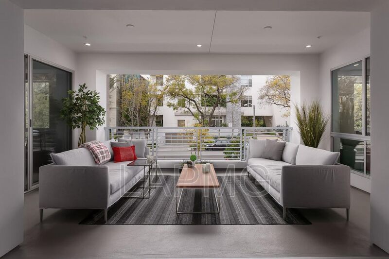 Beverly Hills House: 450 N. Palm Drive