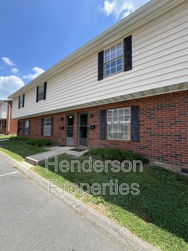 Albemarle House: 1345 N 6th Street