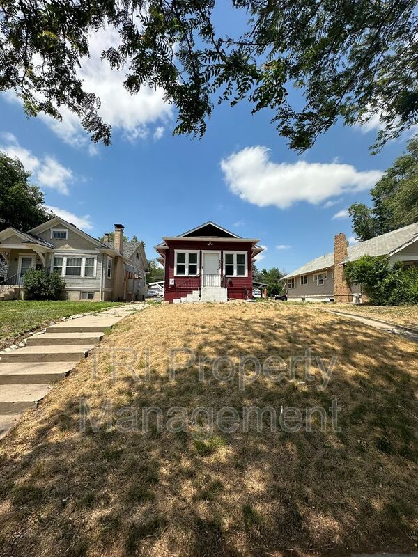 Greeley House: 2037 8th Ave