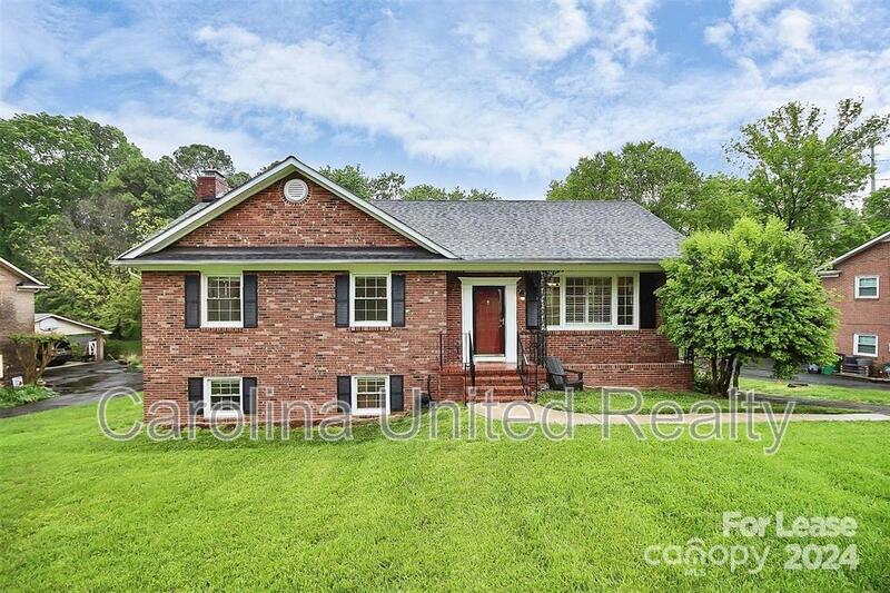 Charlotte House: 6908 Lancer Dr