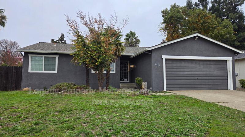 Roseville House: 2213 N Cirby Way