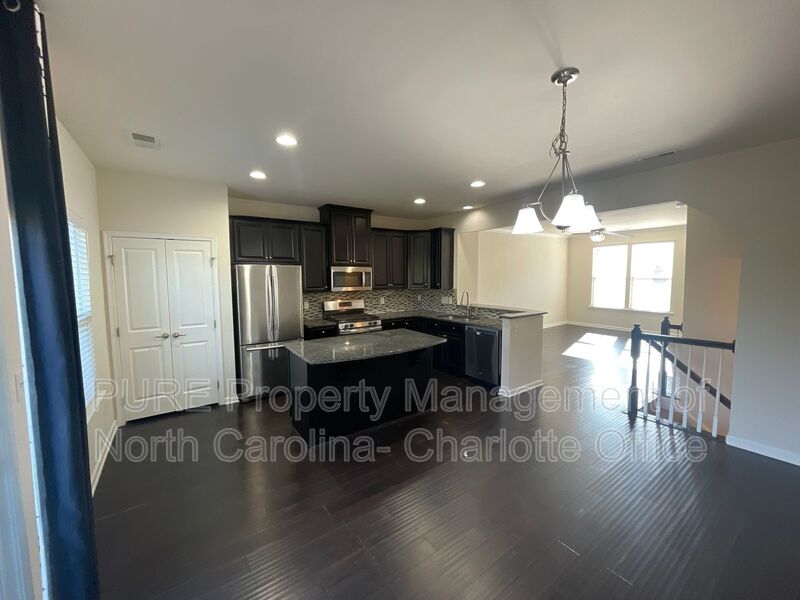 Cary Townhome: 522 Pemberwich Pl