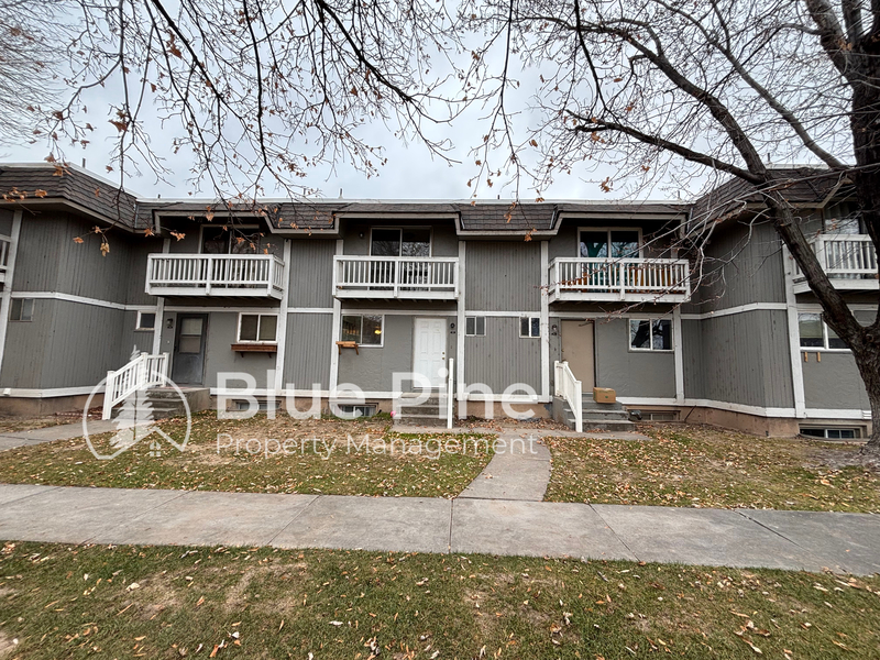 Ammon Townhome: 1464 Falcon Drive