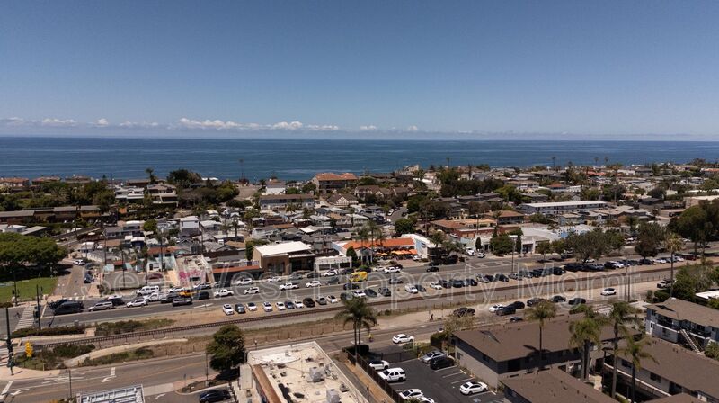Encinitas House: 156 Leucadia Blvd