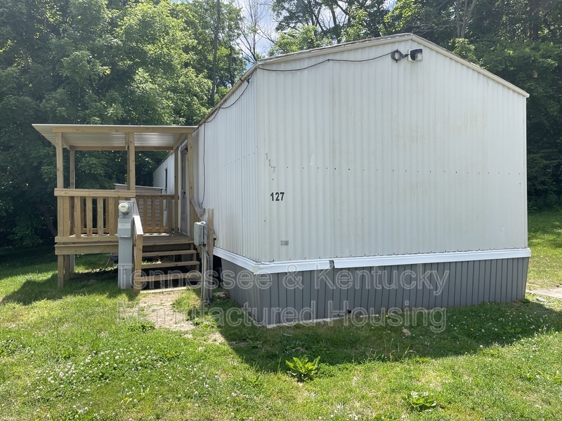 Dixon Springs House: 127 Cumberland Lane
