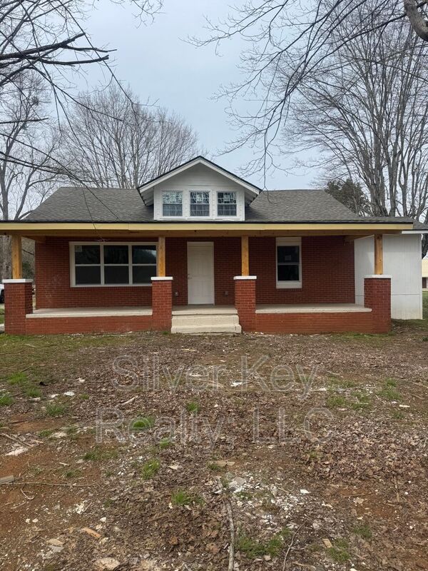 Sweetwater House: 3663 Sweetwater Vonore Road