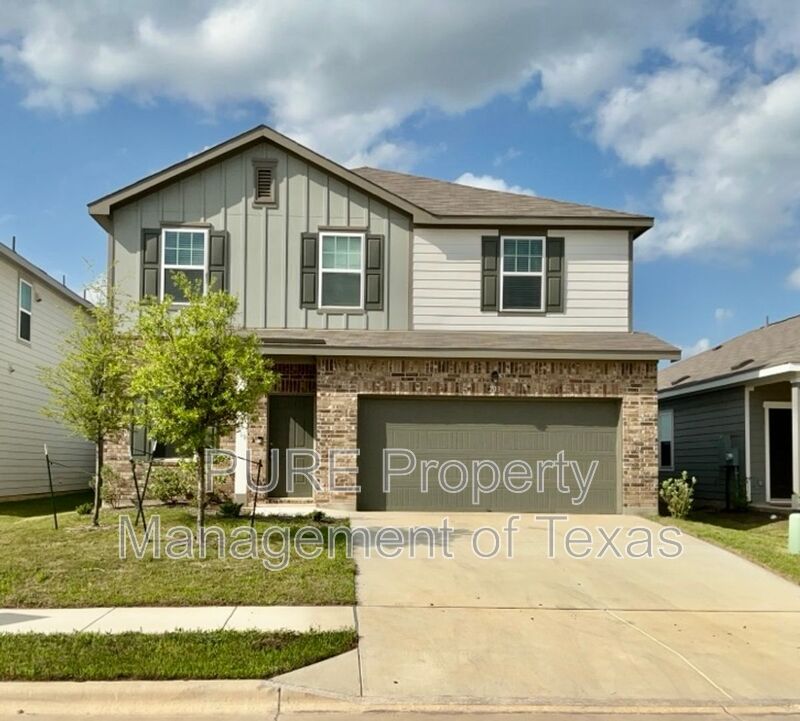 Hutto House: 203 Stonebrook Dr