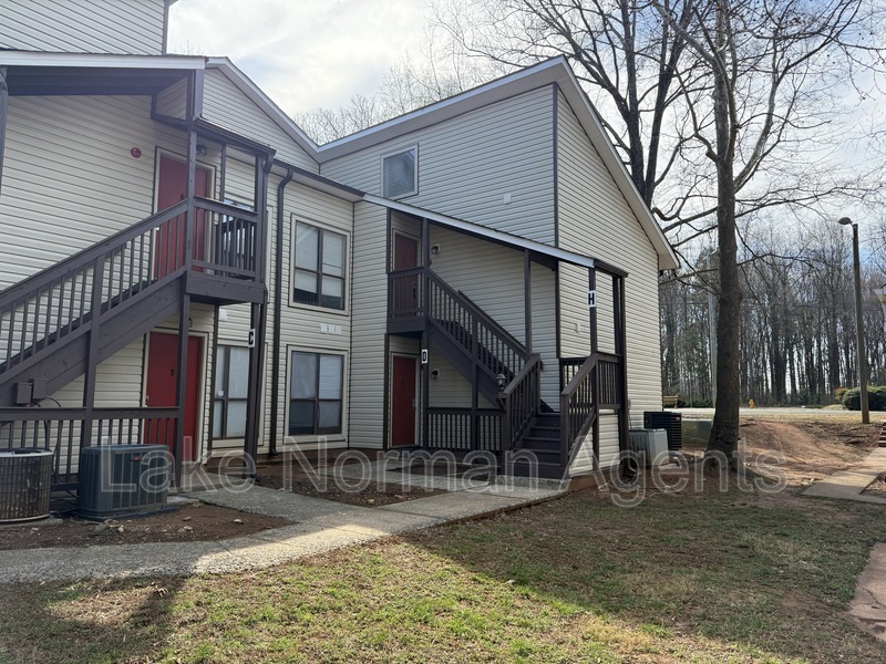 Charlotte Condo: 4617 Sharon Chase Drive