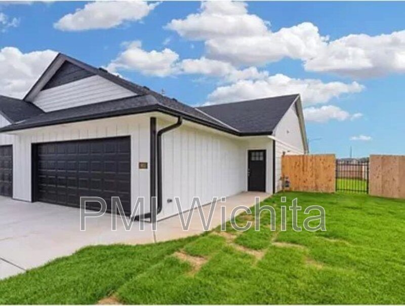 Wichita Condo: 4631 South Kessler Street