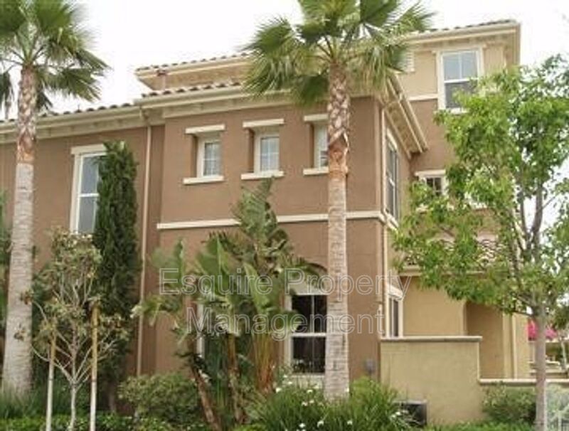 CAMARILLO House: 3395 SHADETREE WAY