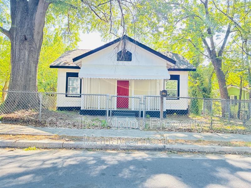 Gastonia House: 104 Miller St.