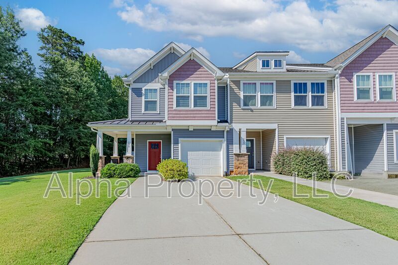 Duncan Townhome: 195 Fair Orchard Way
