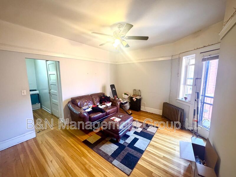 Chicago House: 1057 W. Dakin