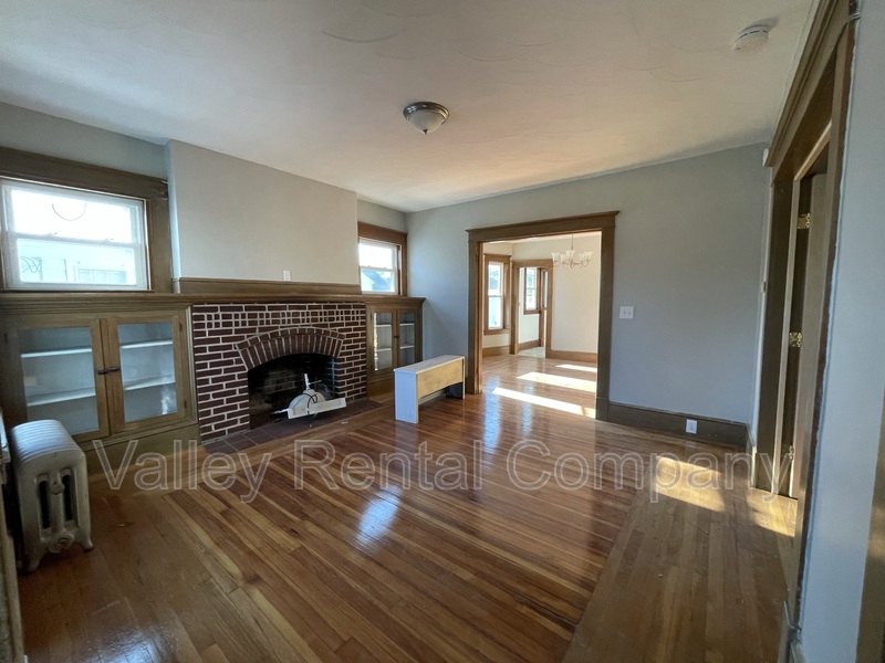 Holyoke Condo: 1685-1687 Northampton Street - 1685