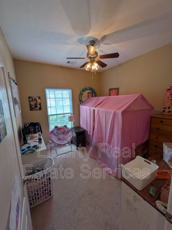 Hinesville House: 1228 Peacock Trl