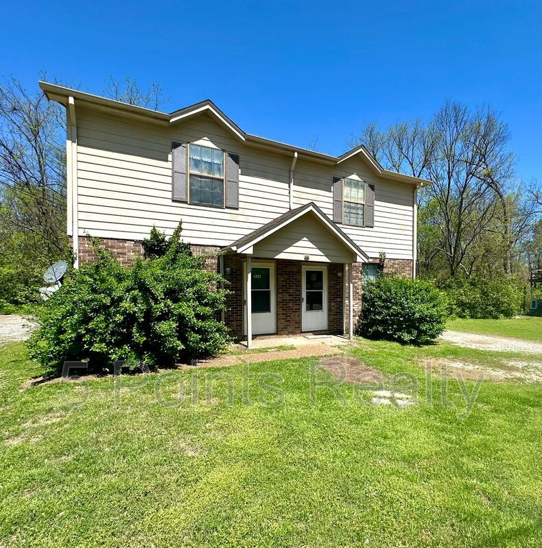 Madison House: 334 E Webster St