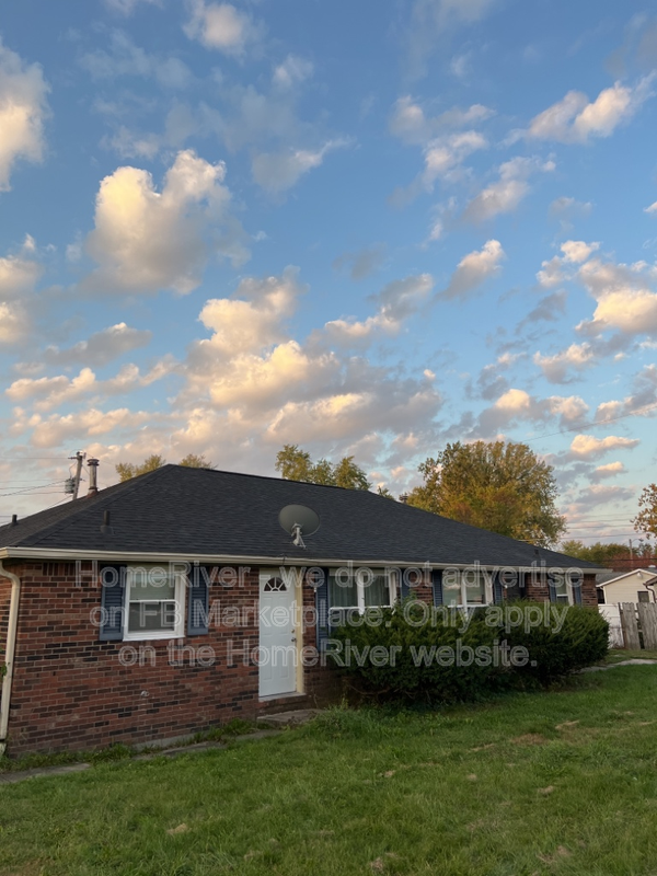 Anderson House: 2209 W Cross St