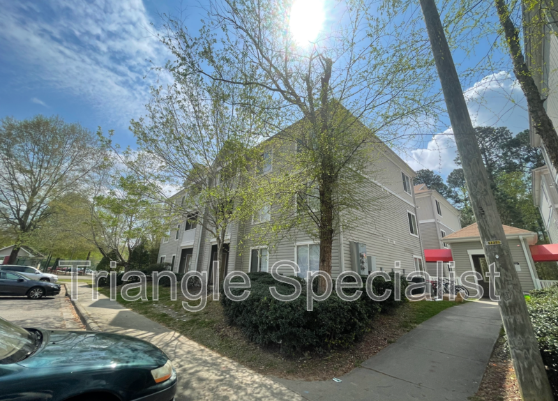 Raleigh Condo: 1420 Collegiate Circle
