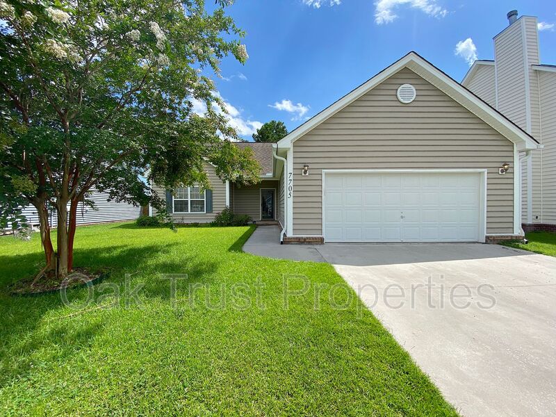 N Charleston House: 7705 Fayetteville Road
