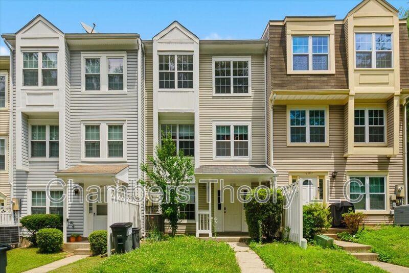 Woodbridge House: 12181 Old Salem Ct
