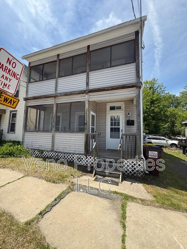 Ballston Spa House: 81 Bath St
