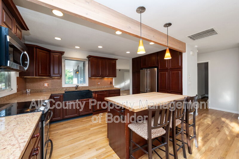 Main Rental Photo 8
