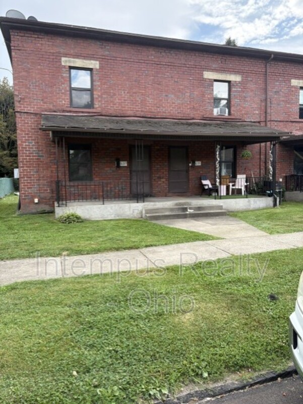 Youngstown Townhome: 1637 Shehy St
