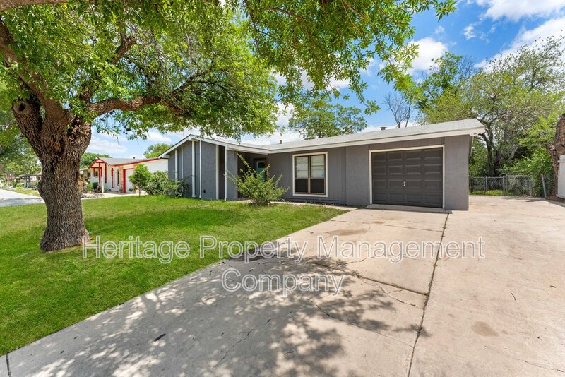 San Antonio House: 7210 Cloverfield