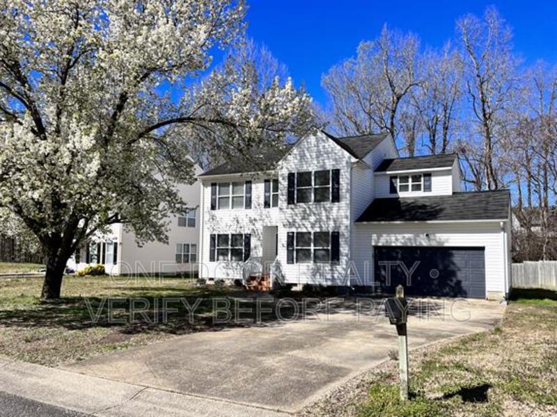 Williamsburg House: 120 Low Ridge Rd