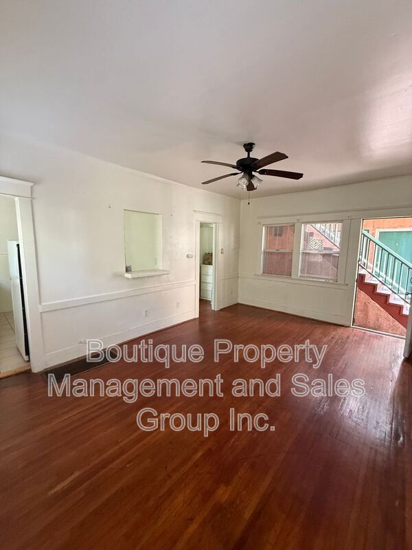 Long Beach House: 1614 E Broadway - 7