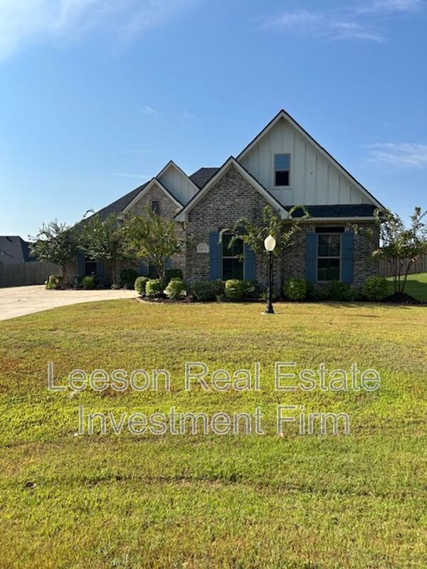 Haughton House: 2076 Highpoint Pl